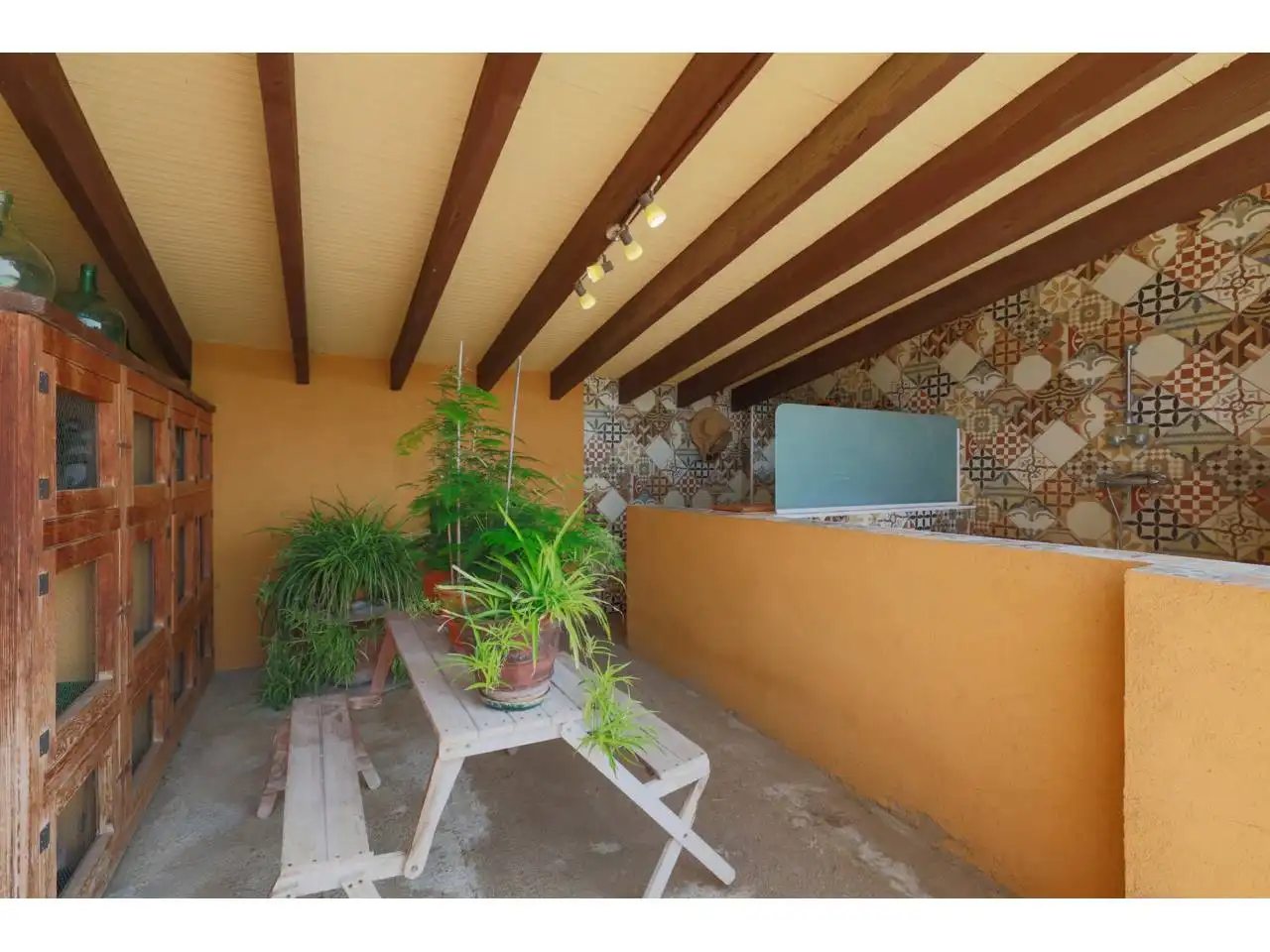 Country homes for sale in Verges