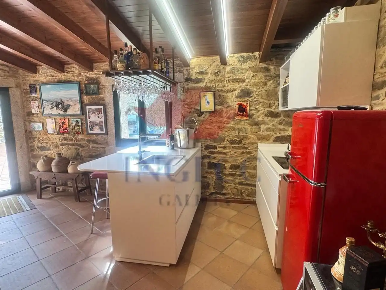 Casa rústica amb terrassa en venda a Leduzo, imagen 32