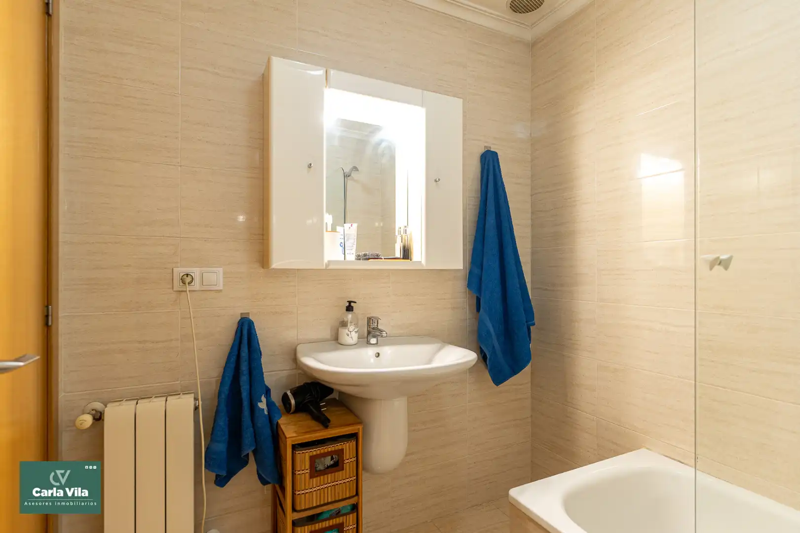 Bany de Apartament en venda en Lugo amb Calefacció, Parquet i Moblat