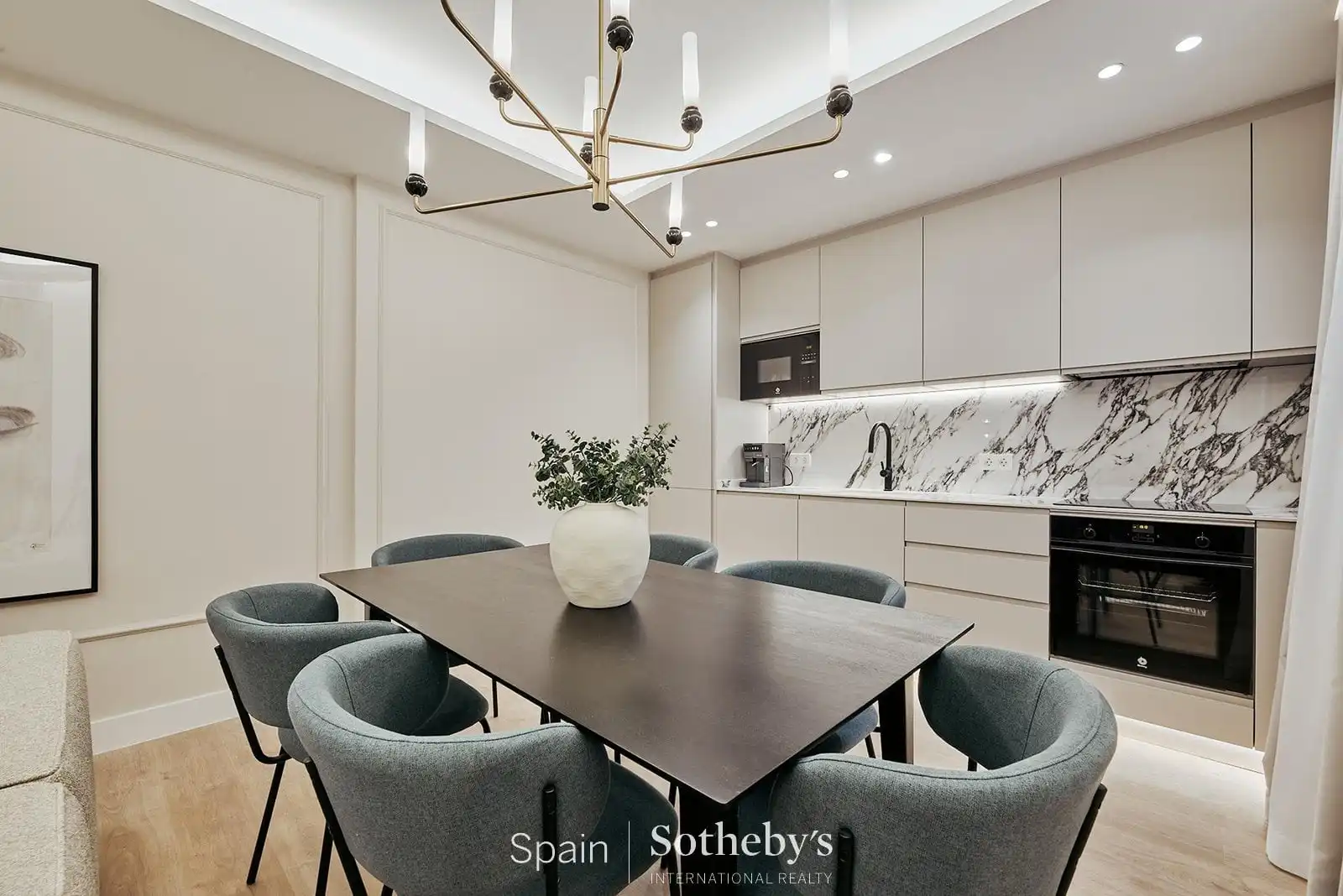 Apartment with lift for sale in Calle del Alcalde Sainz de Baranda, imagen 7