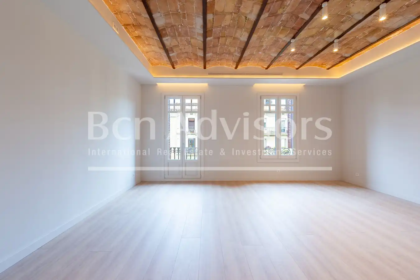 Piso con terraza en venta en Carrer del Consell de Cent, imagen 2