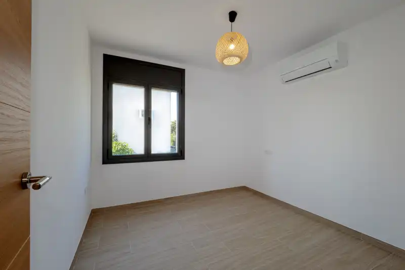 Bedroom of Attic for sale in Empuriabrava  with Air Conditioner, Heating and Private garden