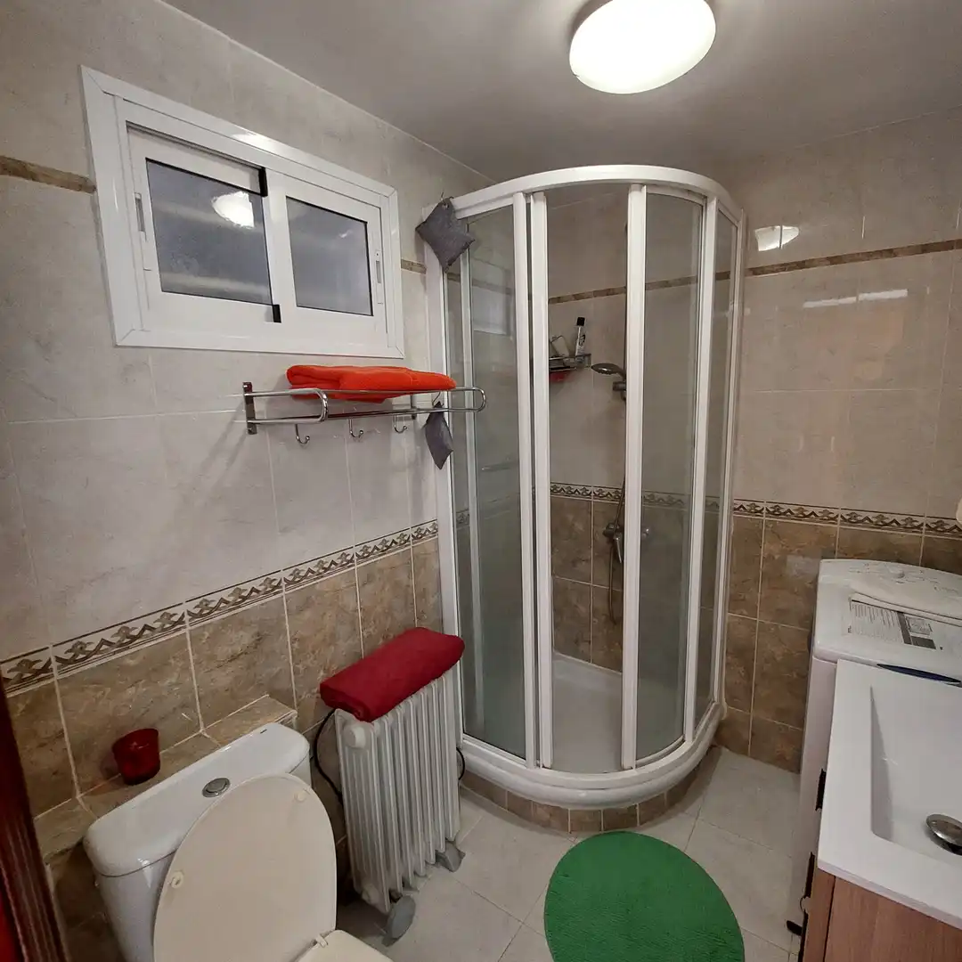 Badezimmer von Wohnung zur Miete in Benalmádena mit Klimaanlage, Möbliert und Gemeinschaftspool