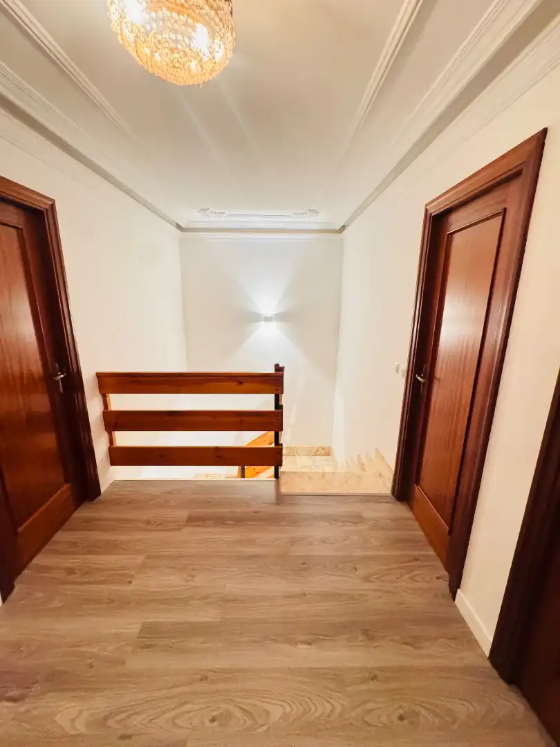 Casa adosada en venta en Laguna de Duero con Calefacción, Jardín privado y Parquet