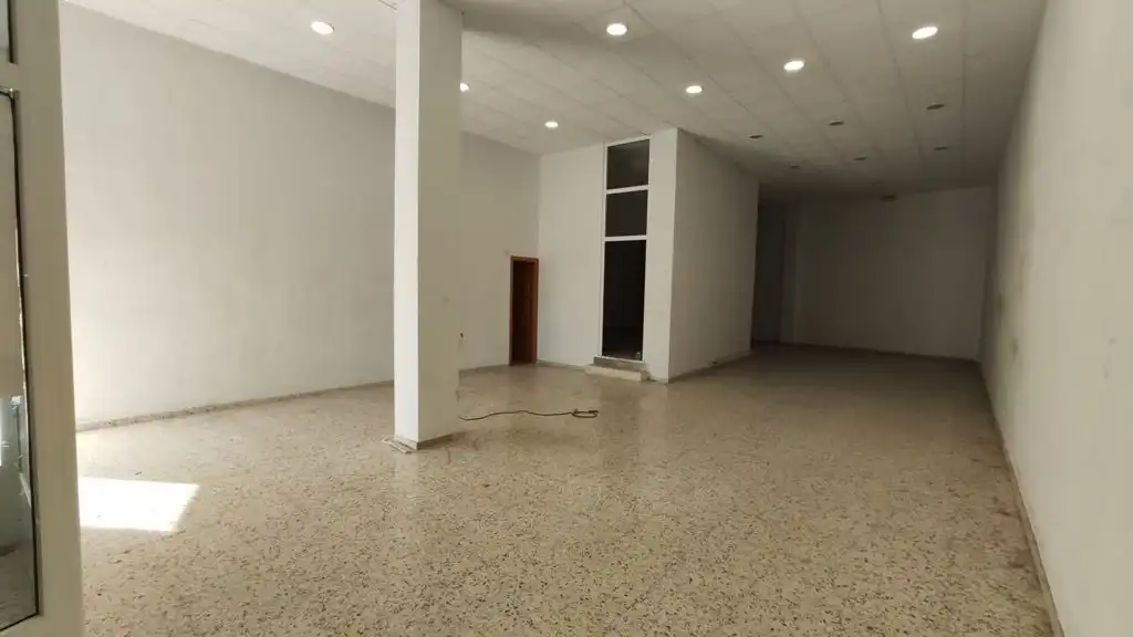 Local comercial en venta en Avenida Europa, imagen 2