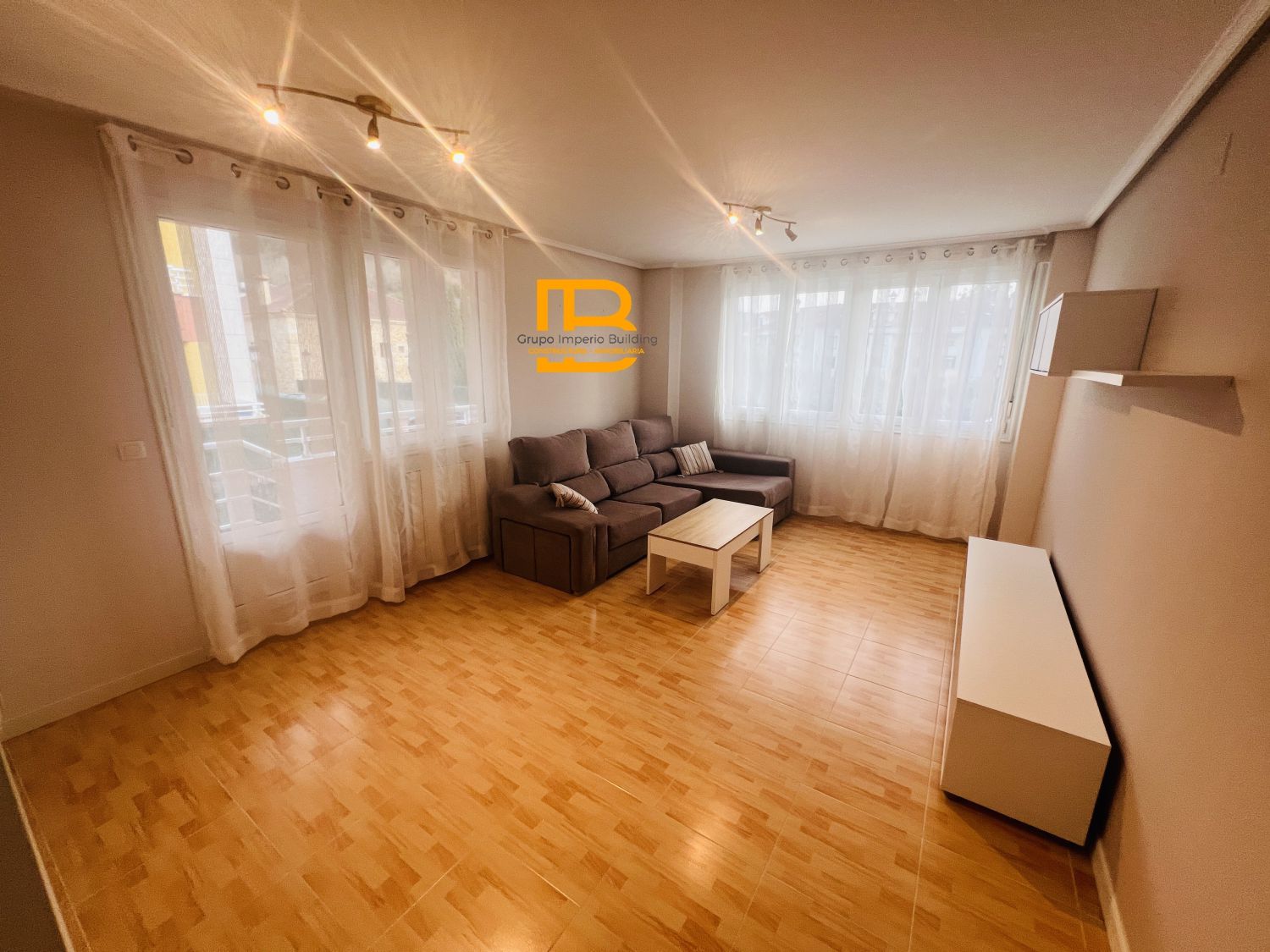 Sala d'estar de Pis en venda en Limpias amb Calefacció i Terrassa