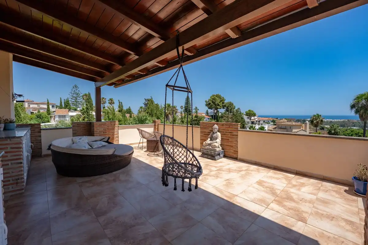Terrassa de Casa o xalet en venda en Estepona amb Aire condicionat, Jardí privat i Terrassa