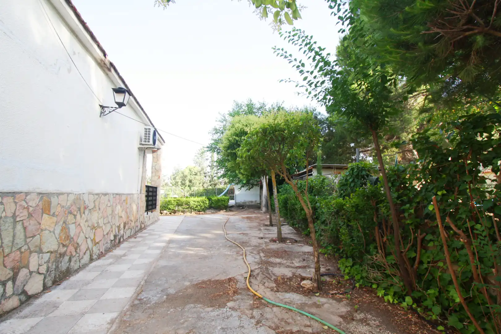 Vista exterior de Casa o xalet en venda en Albacete amb Aire condicionat, Jardí privat i Terrassa
