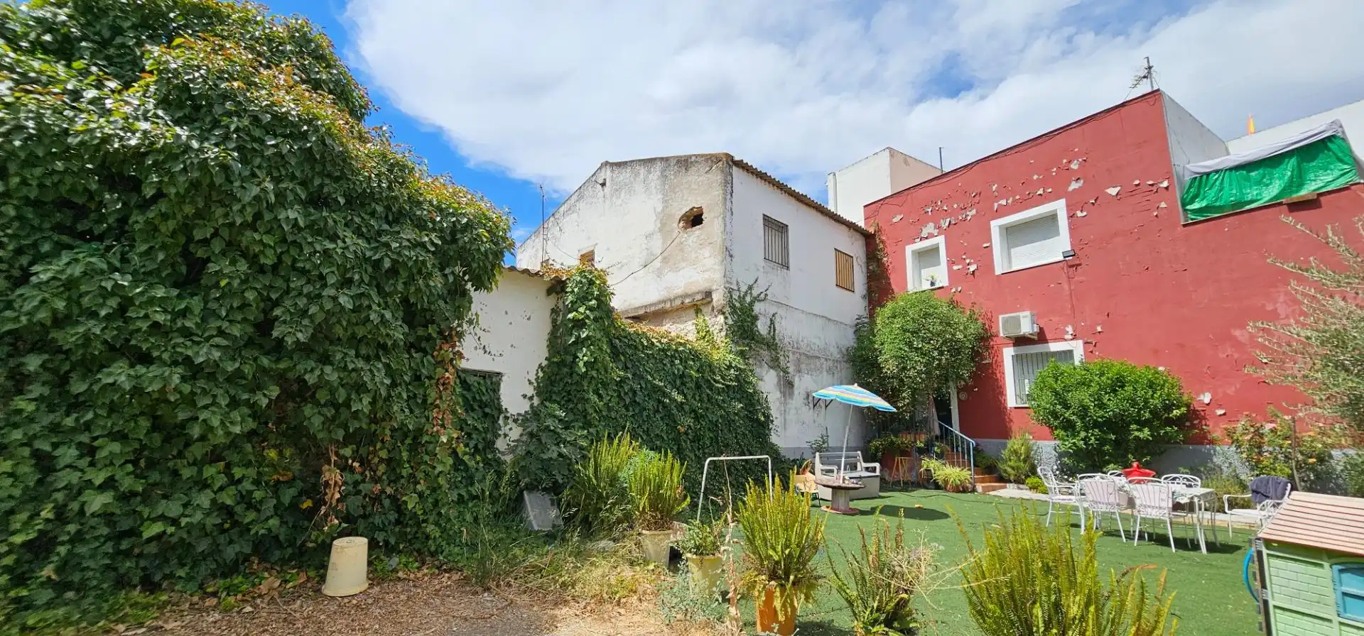 Vista exterior de Casa adosada en venta en La Algaba