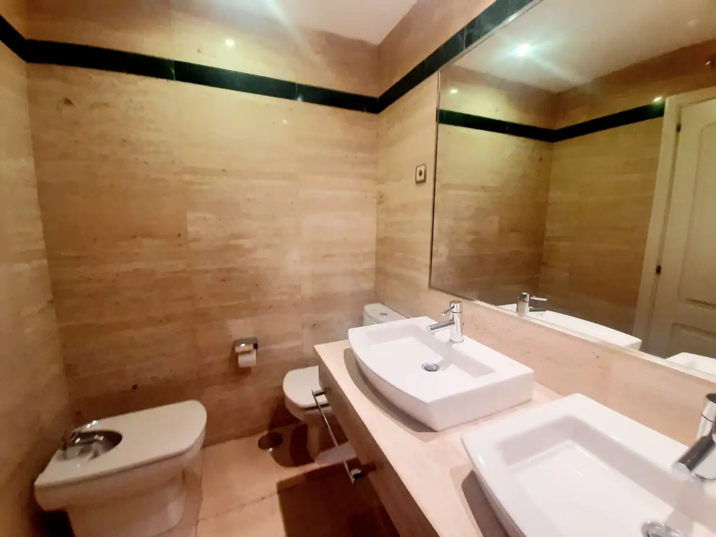 Baño de Piso de alquiler en Madrid con Aire acondicionado, Calefacción y Parquet