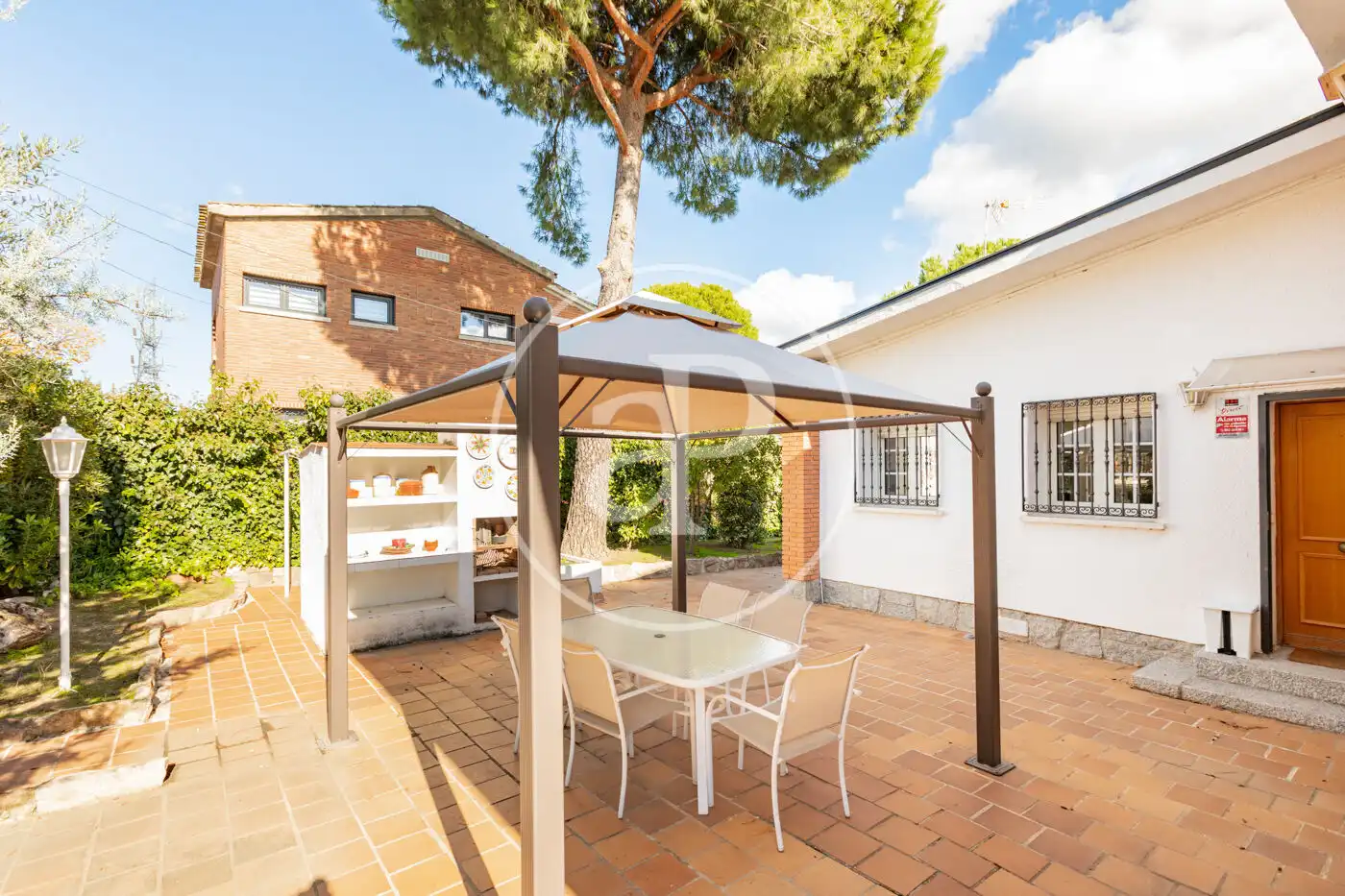Jardí de Casa o xalet en venda en Las Rozas de Madrid amb Aire condicionat, Calefacció i Jardí privat