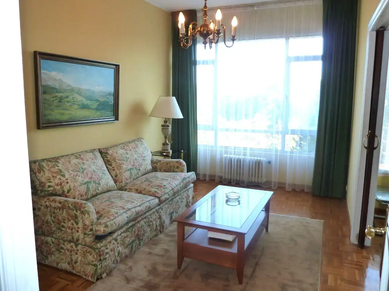 Sala de estar de Piso en venta en Oviedo  con Balcón