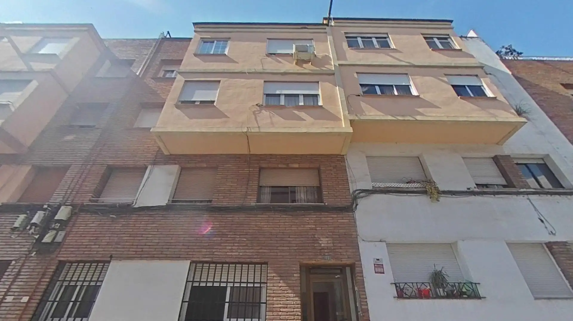 Vista exterior de Pis en venda en Ripollet amb Calefacció