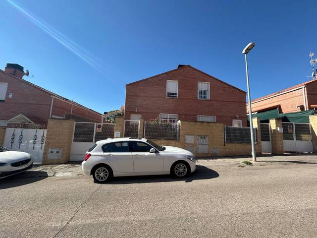 Casa-chalet en Venta en Pioz