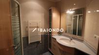 Bathroom of Apartment for sale in Eibar