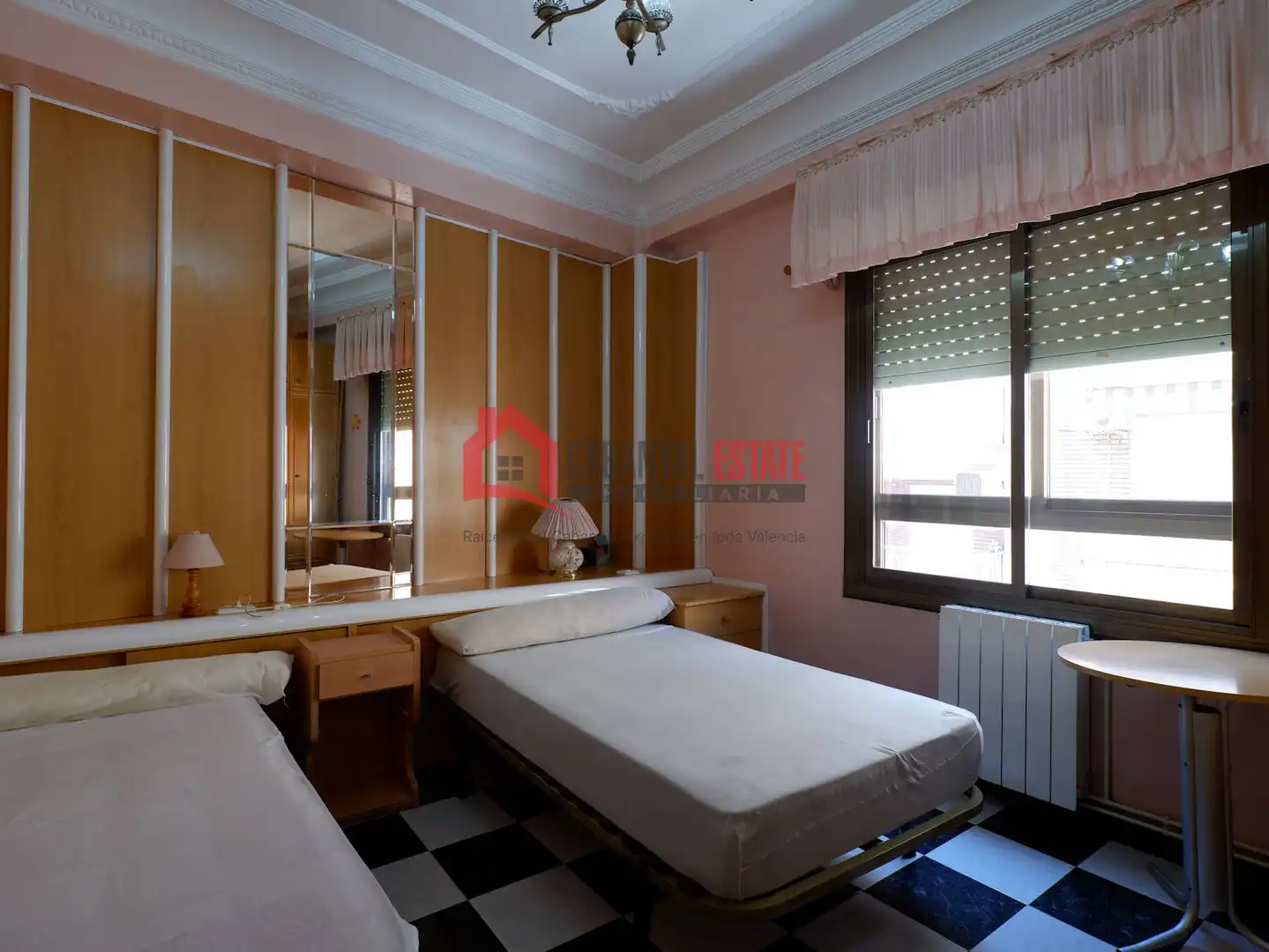 Dormitori de Apartament de lloguer en Valencia amb Aire condicionat, Moblat i Balcó