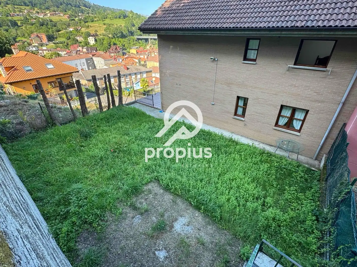 Casa adosada en venta en Piloña con Calefacción, Jardín privado y Parquet