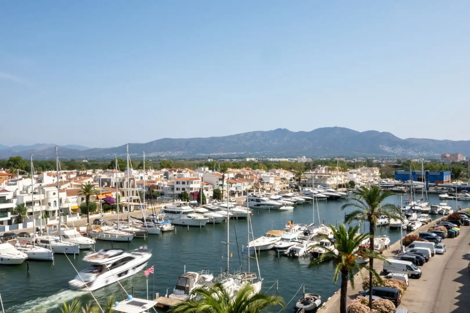 Piso en venta en Empuriabrava con Piscina