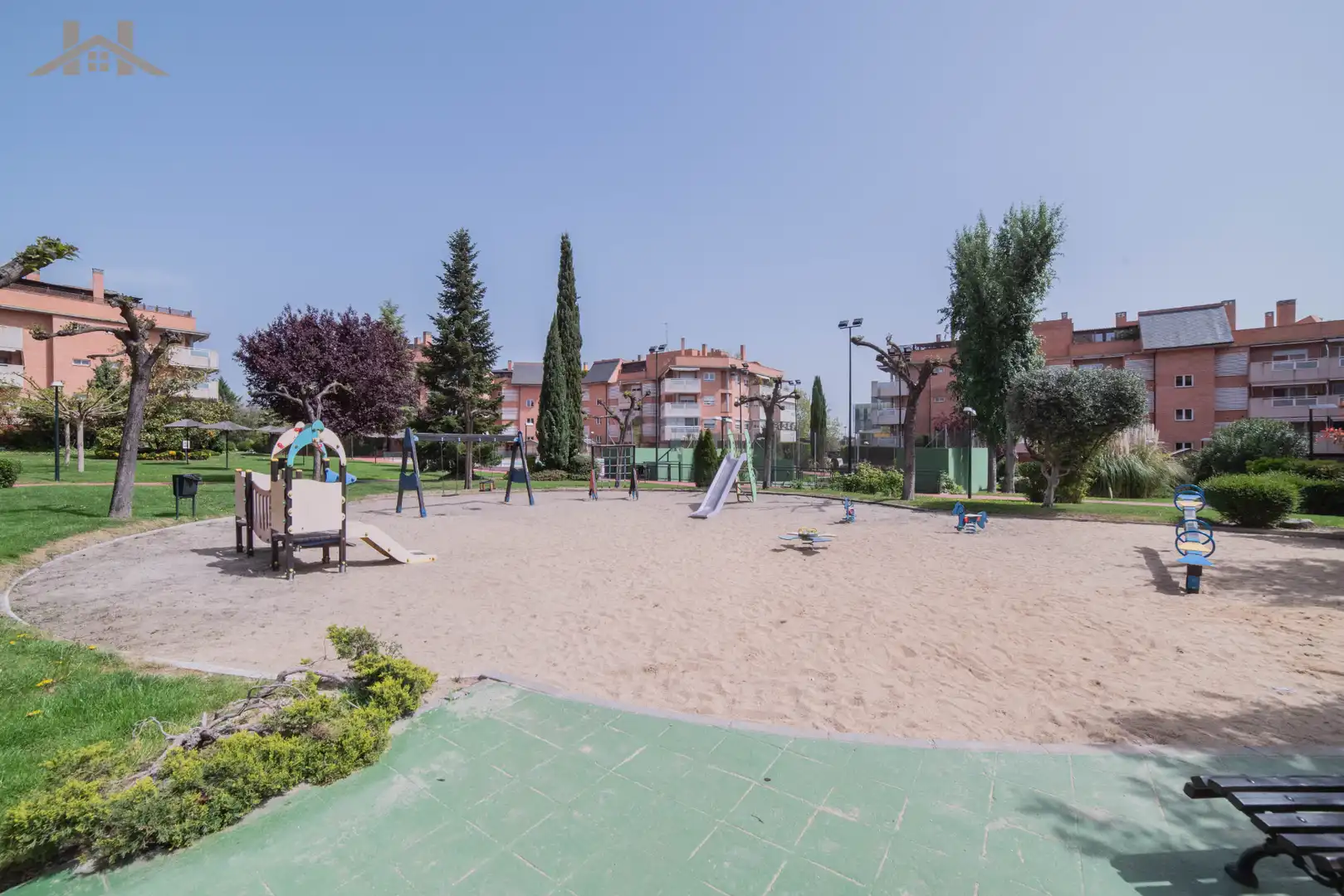 Parking of Flat for sale in Pozuelo de Alarcón  with Air Conditioner, Heating and Private garden