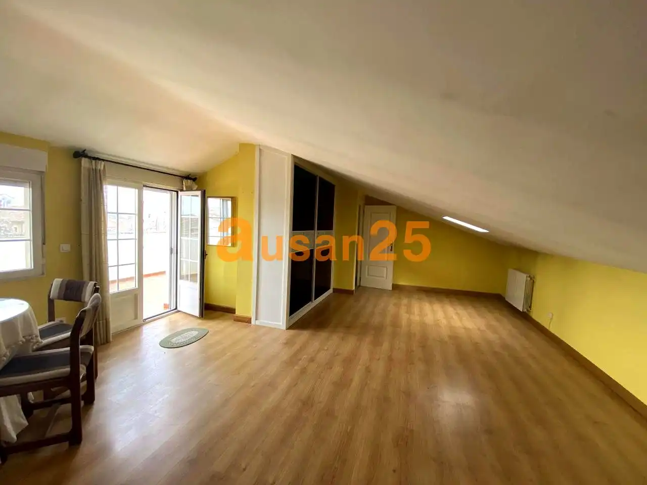 Haus oder Chalet zum Verkauf in Fresnillo de las Dueñas mit Heizung, Parkett und Terrasse