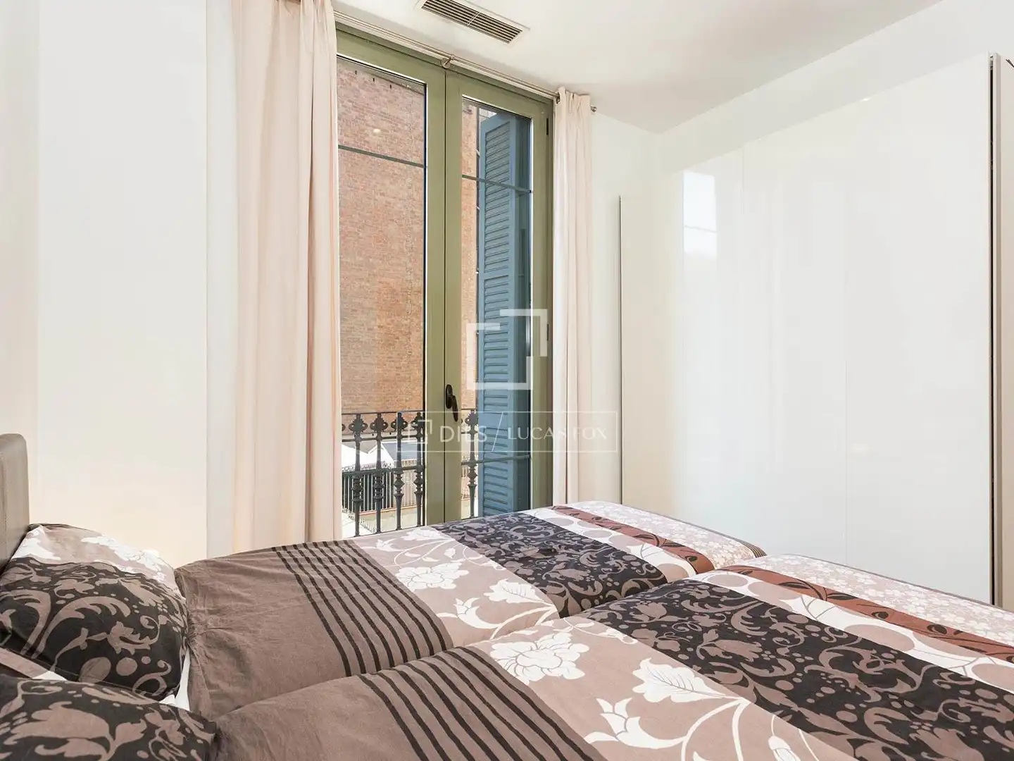 Schlafzimmer von Wohnung zum Verkauf in Barcelona mit Klimaanlage, Heizung und Parkett
