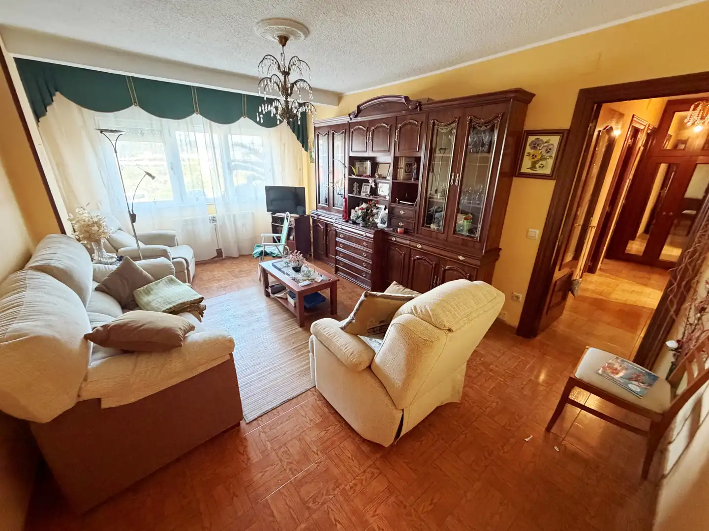 Sala de estar de Piso en venta en Avilés con Calefacción y Parquet