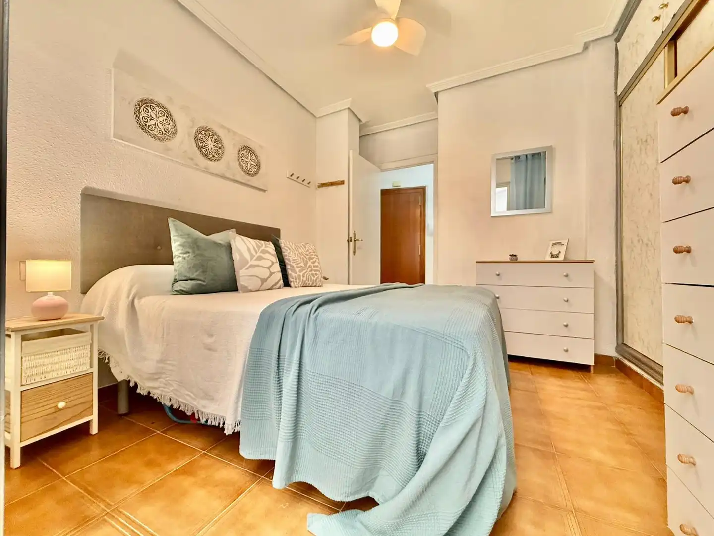 Habitación de Apartamento en venta en San Pedro del Pinatar con Aire acondicionado y Jardín privado