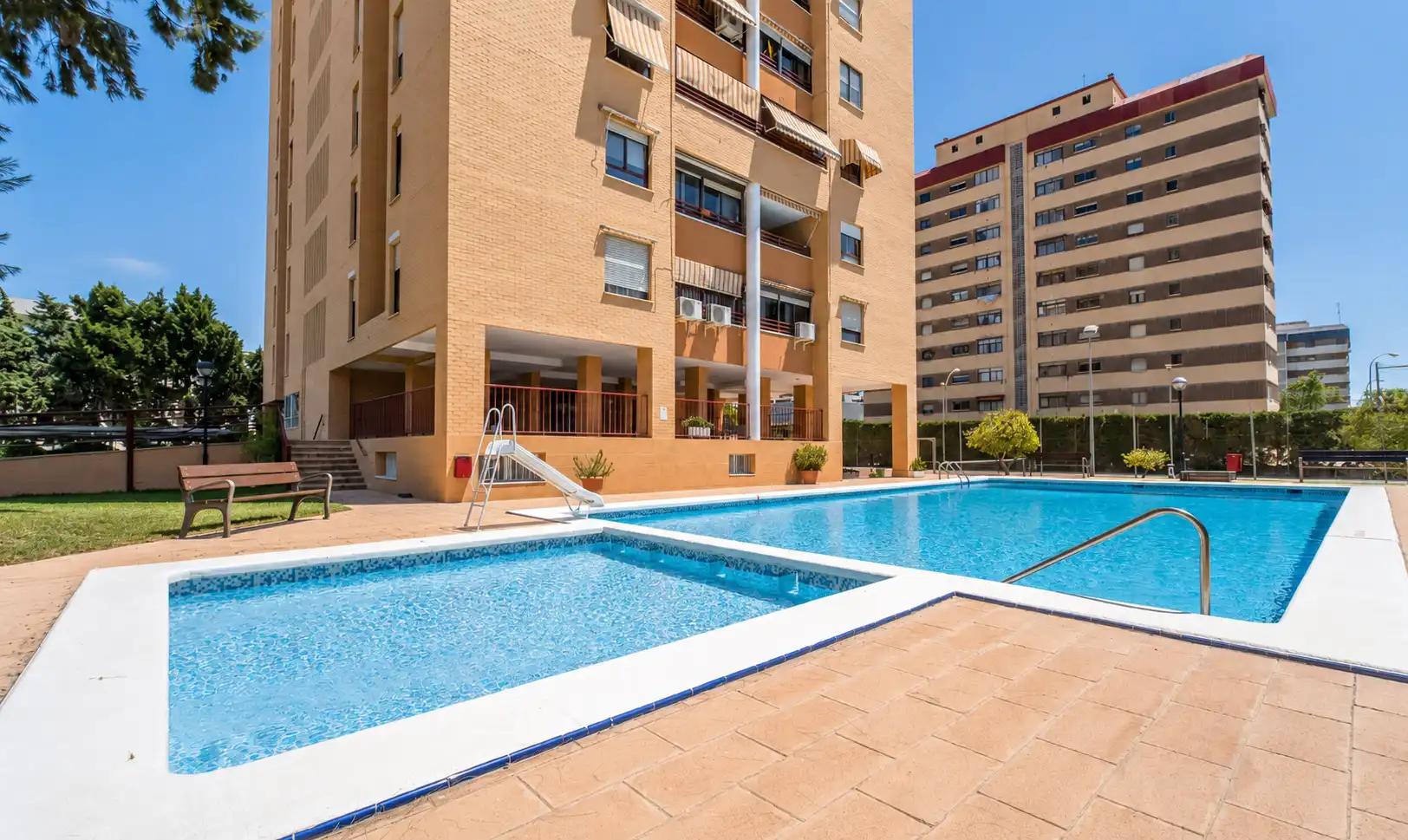 Apartment with pool for sale in Vicente Chavarri