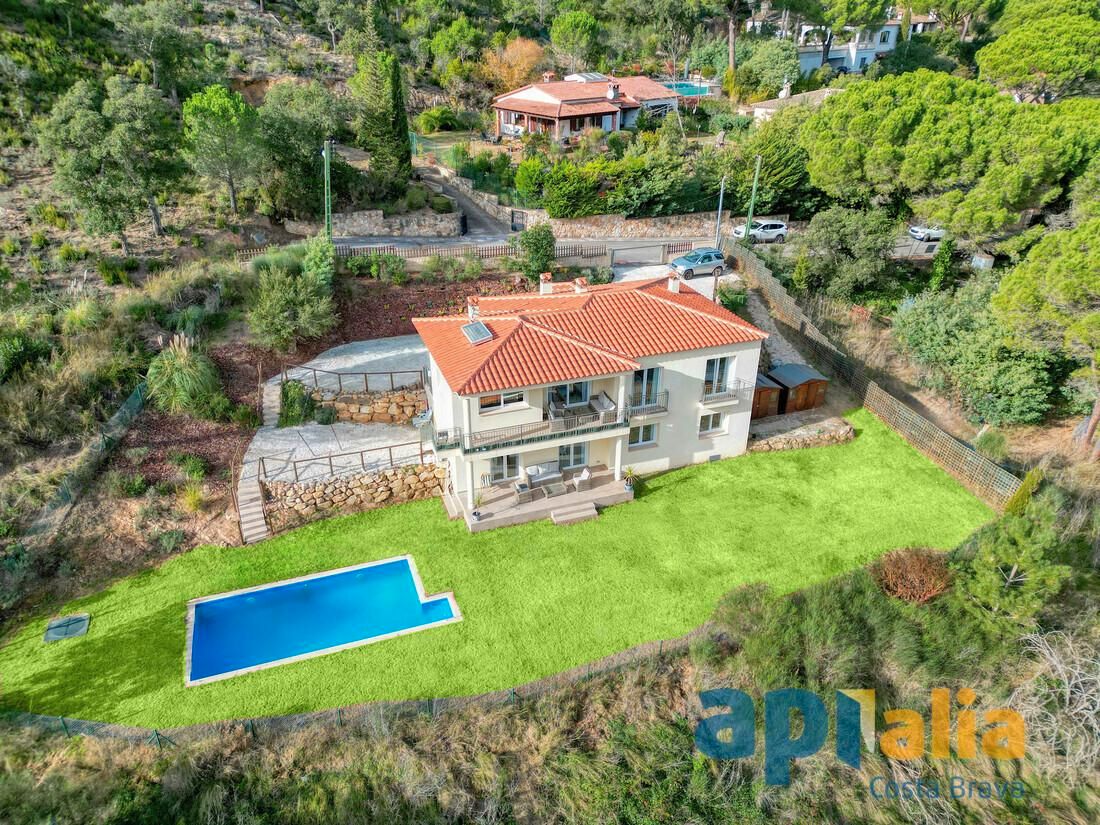 Vista exterior de Casa o xalet en venda en Santa Cristina d'Aro amb Calefacció, Jardí privat i Terrassa