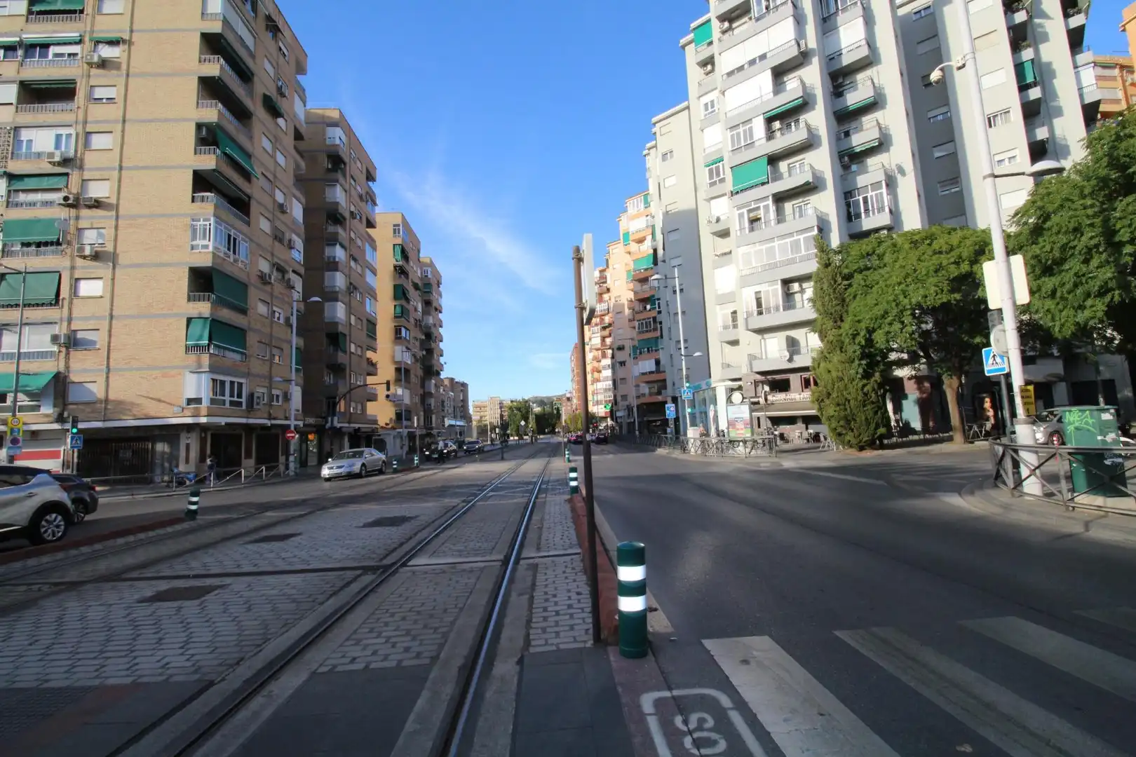 Vista exterior de Piso de alquiler en Granada con Aire acondicionado, Calefacción y Jardín privado