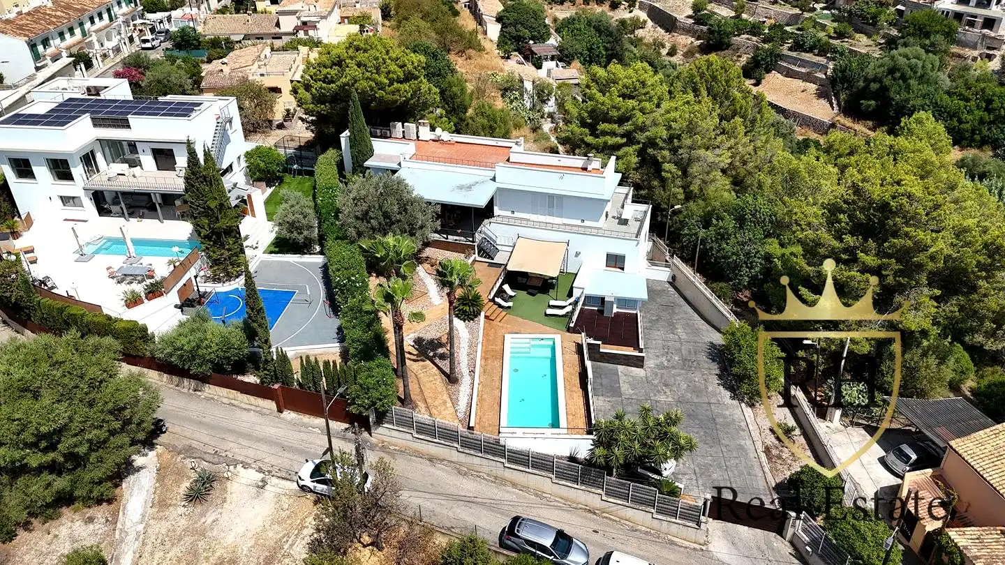 Vista exterior de Casa o xalet en venda en  Palma de Mallorca amb Aire condicionat, Calefacció i Jardí privat