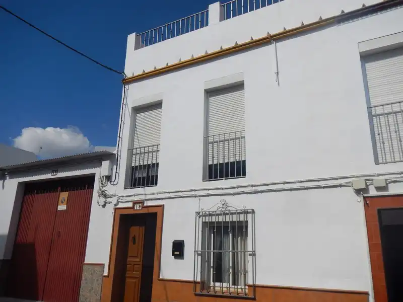 Vista exterior de Pis en venda en La Puebla de Cazalla, Sevilla