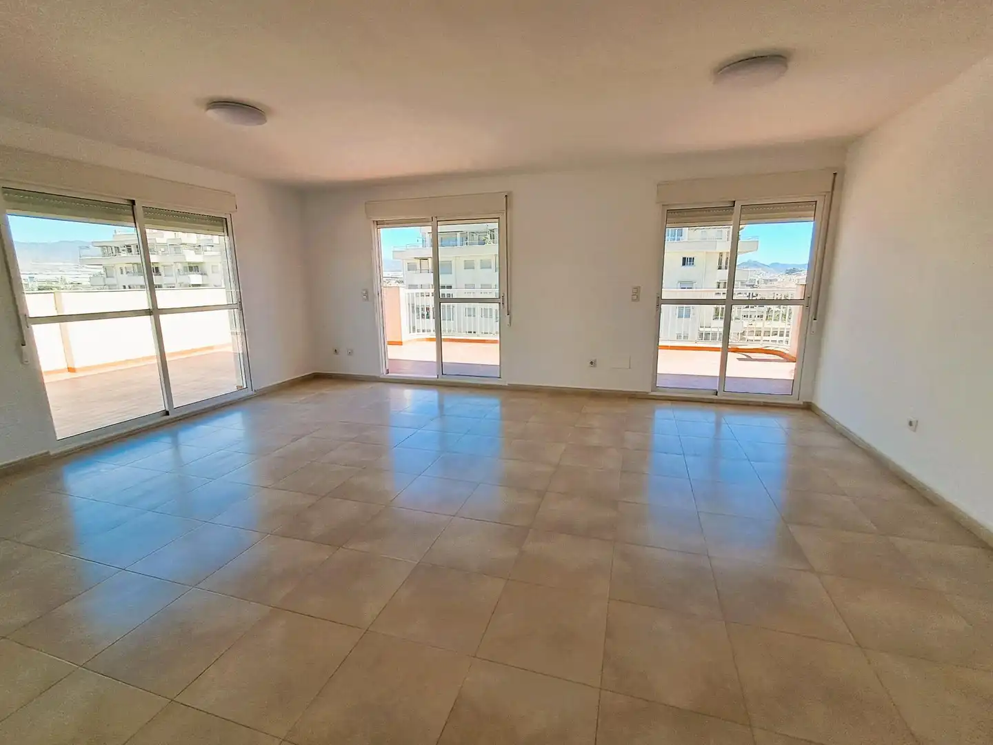 Sala de estar de Ático en venta en Águilas con Aire acondicionado, Calefacción y Terraza