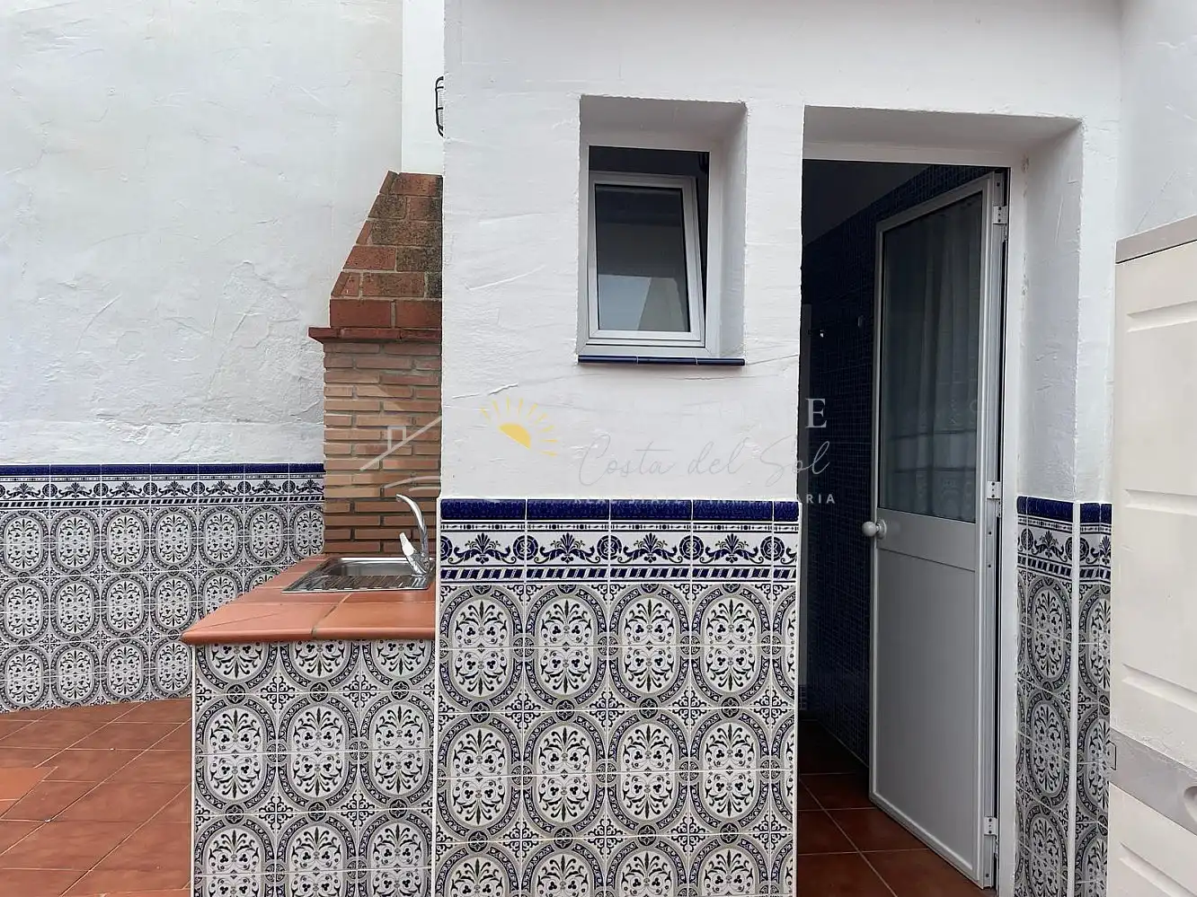 Exterior view of Houses for sale in Nerja  with Terrace and Microwave