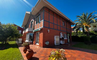 Exterior view of Single-family semi-detached for sale in Getxo   with Private garden, Parquet flooring and Terrace