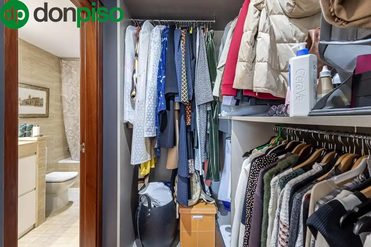 Bedroom of Flat for sale in Granada  with Air Conditioner, Terrace and Community pool