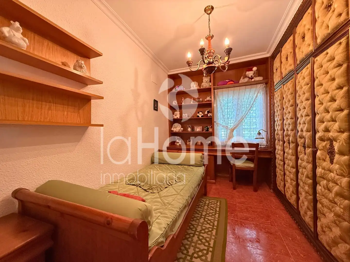 Habitación de Casa o chalet en venta en Paterna con Aire acondicionado, Calefacción y Jardín privado