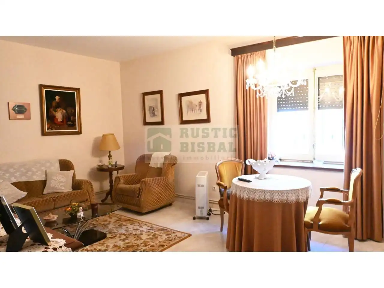 Sala de estar de Finca rústica en venta en La Bisbal d'Empordà con Calefacción y Jardín privado