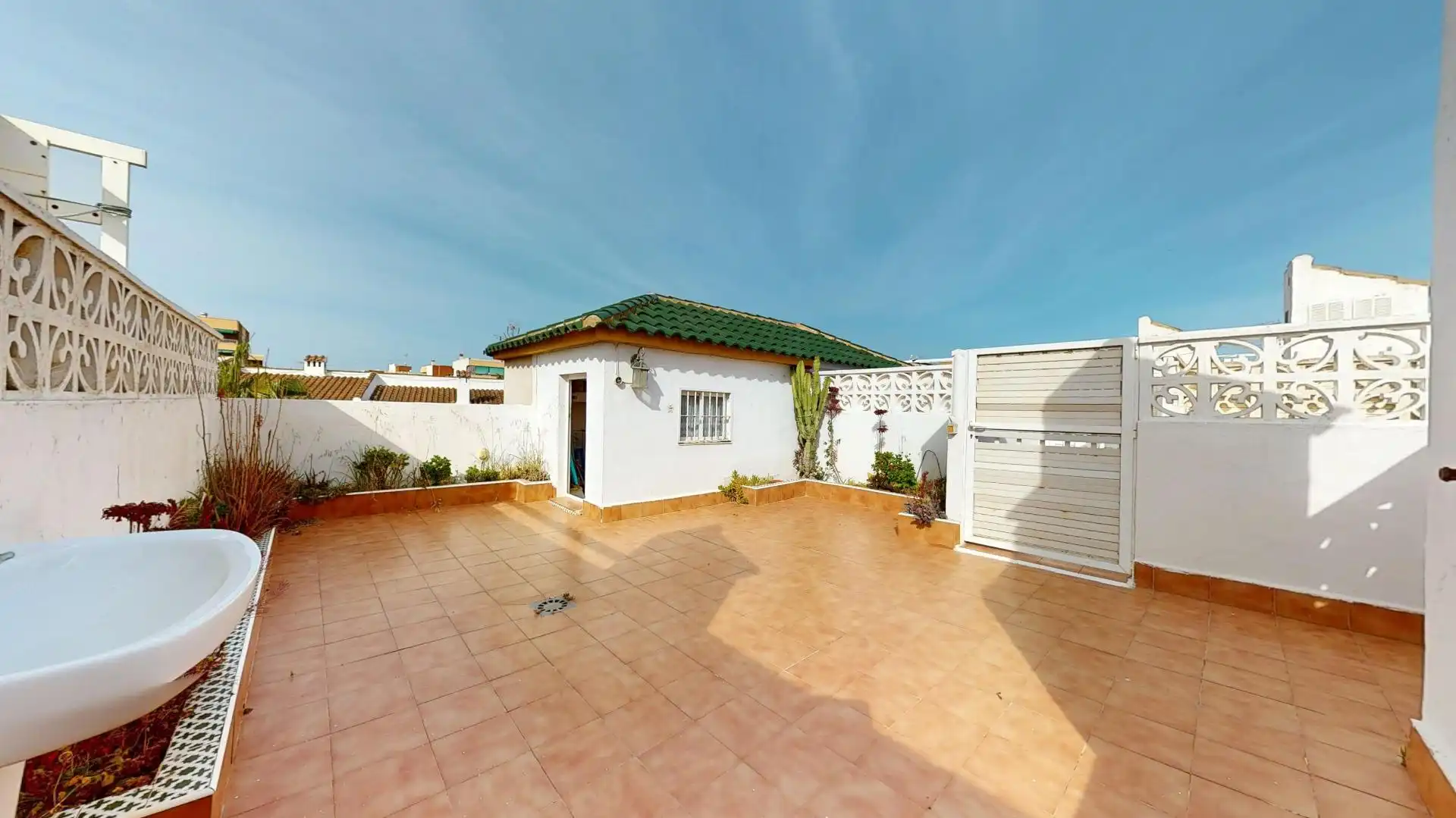 Vista exterior de Apartament en venda en Orihuela amb Aire condicionat, Jardí privat i Terrassa