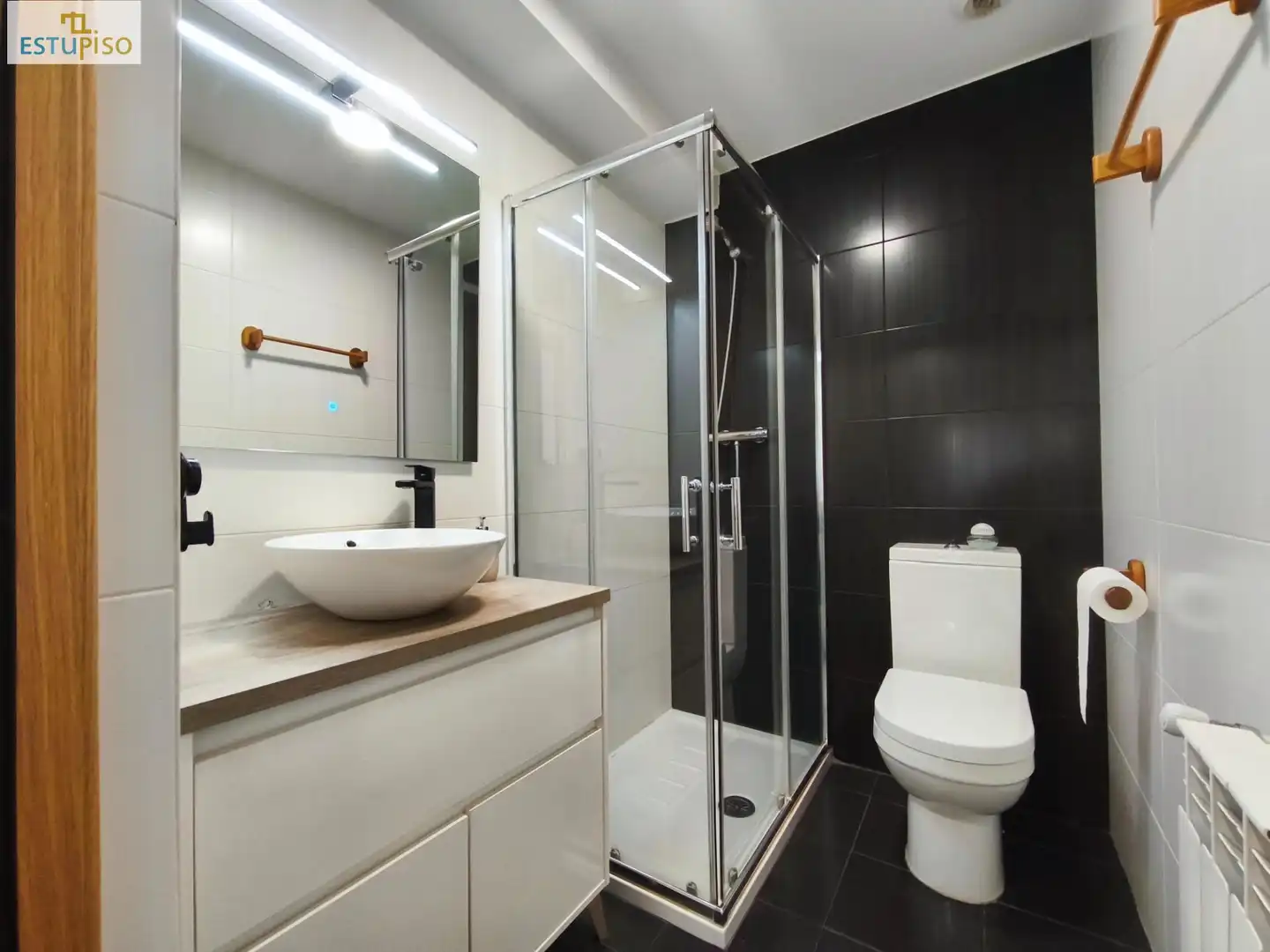 Badezimmer von Wohnung zum Verkauf in Vitoria - Gasteiz mit Heizung, Terrasse und Abstellraum