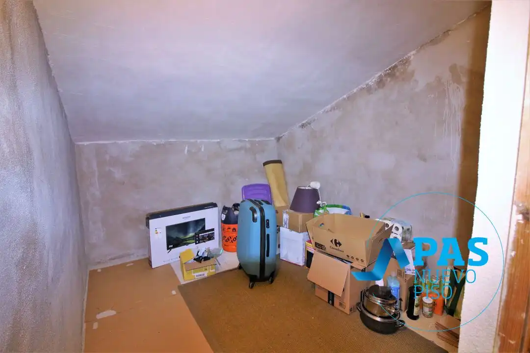Piso en venta en Santander con Calefacción, Trastero y Amueblado
