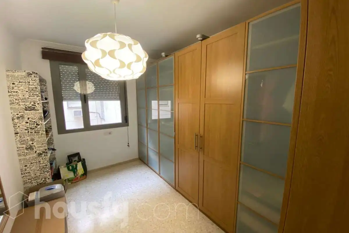 Schlafzimmer von Wohnung zur Miete in Sevilla mit Klimaanlage, Terrasse und Balkon