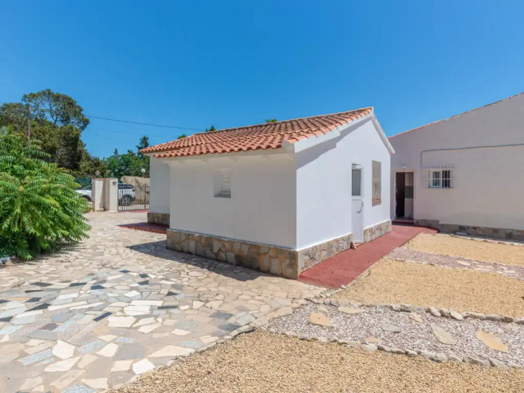 Vista exterior de Casa o xalet en venda en San Vicente del Raspeig / Sant Vicent del Raspeig amb Piscina