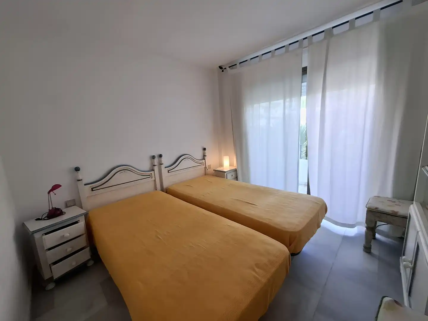 Dormitori de Pis en venda en Marbella amb Aire condicionat, Moblat i TV