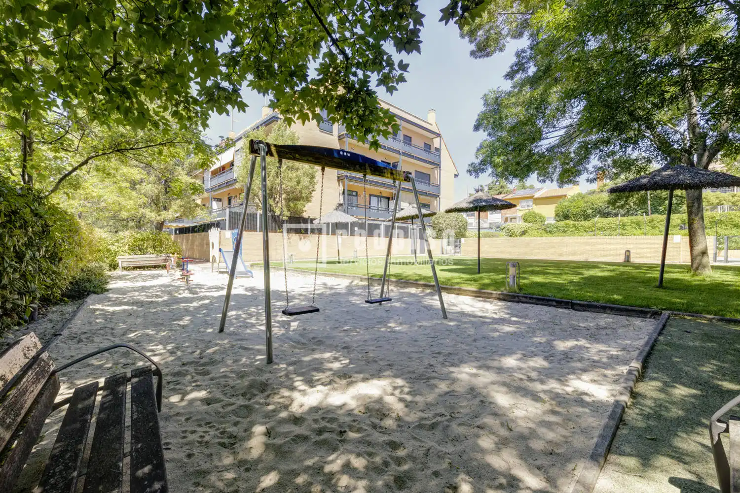 Garden of Duplexes for sale in Pozuelo de Alarcón  with Air Conditioner, Heating and Private garden