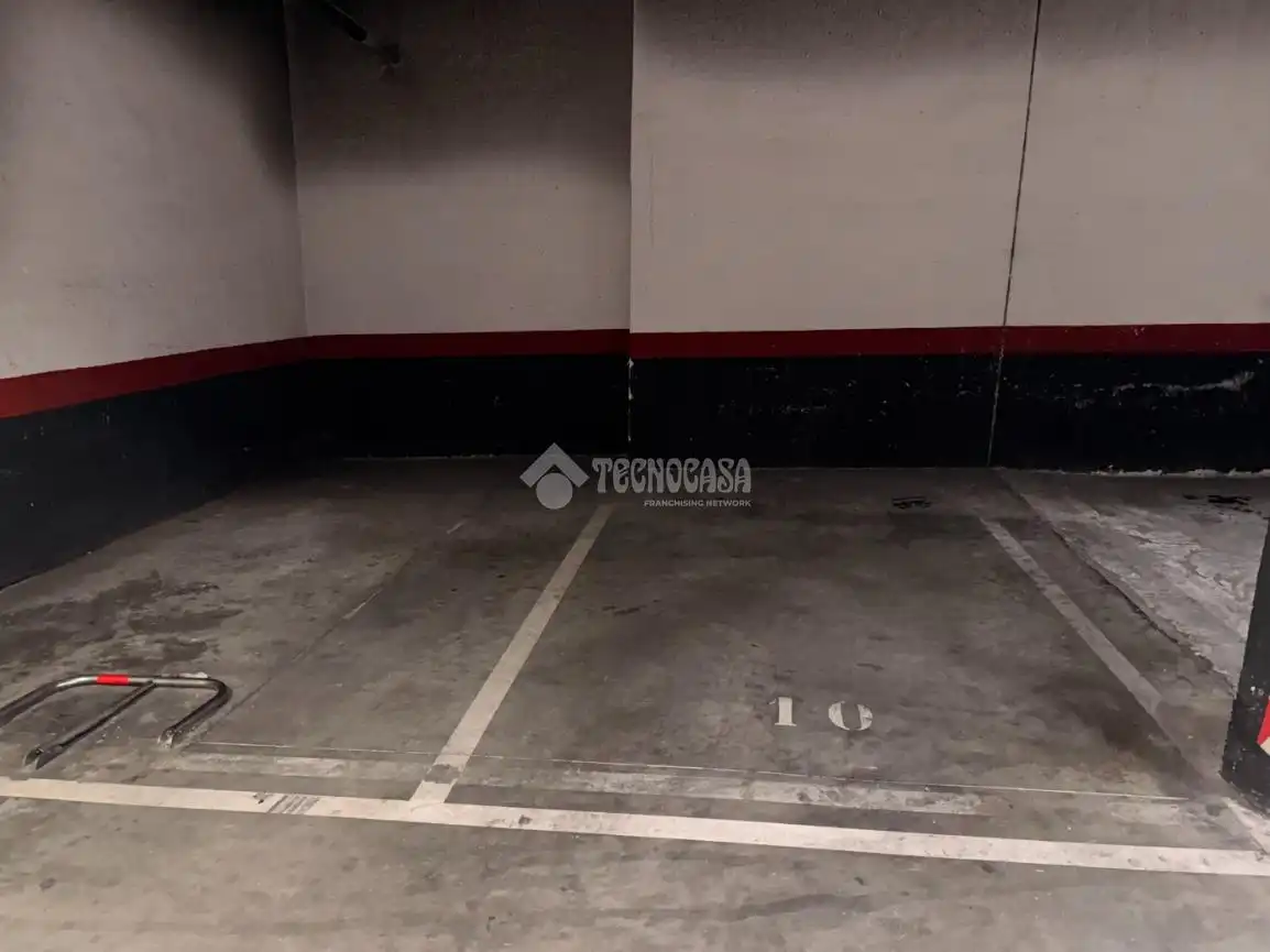 Parkplatz von Wohnung zum Verkauf in Madrid mit Klimaanlage, Heizung und Alarm