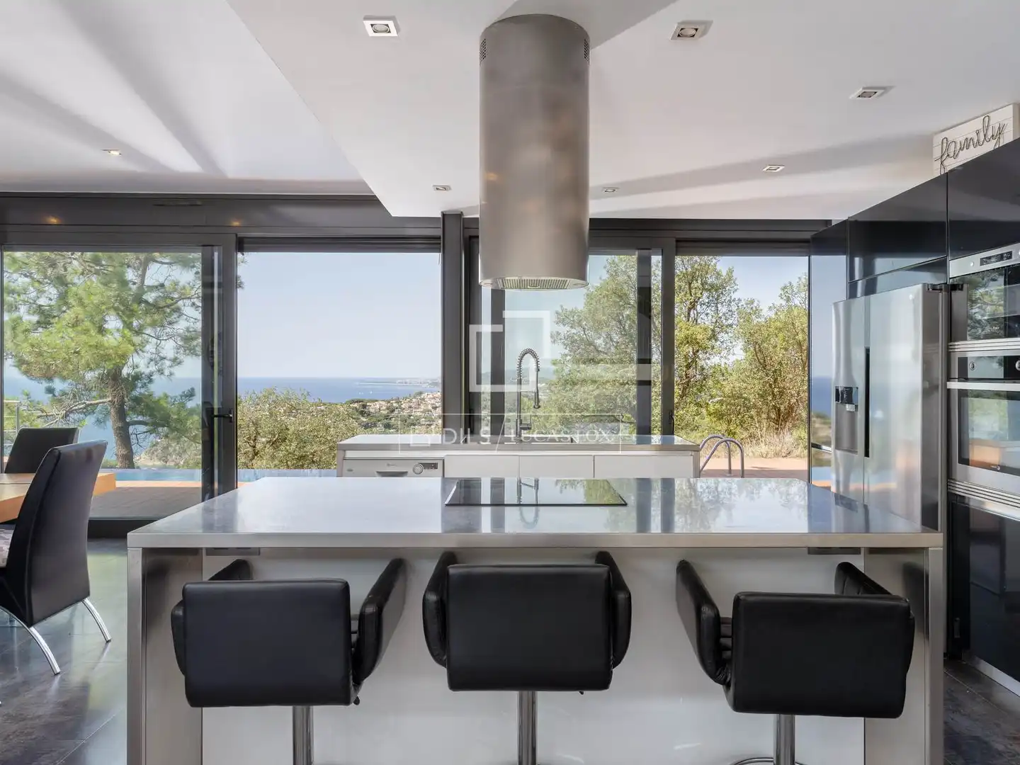 Küche von Haus oder Chalet zum Verkauf in Lloret de Mar mit Klimaanlage, Privatgarten und Terrasse