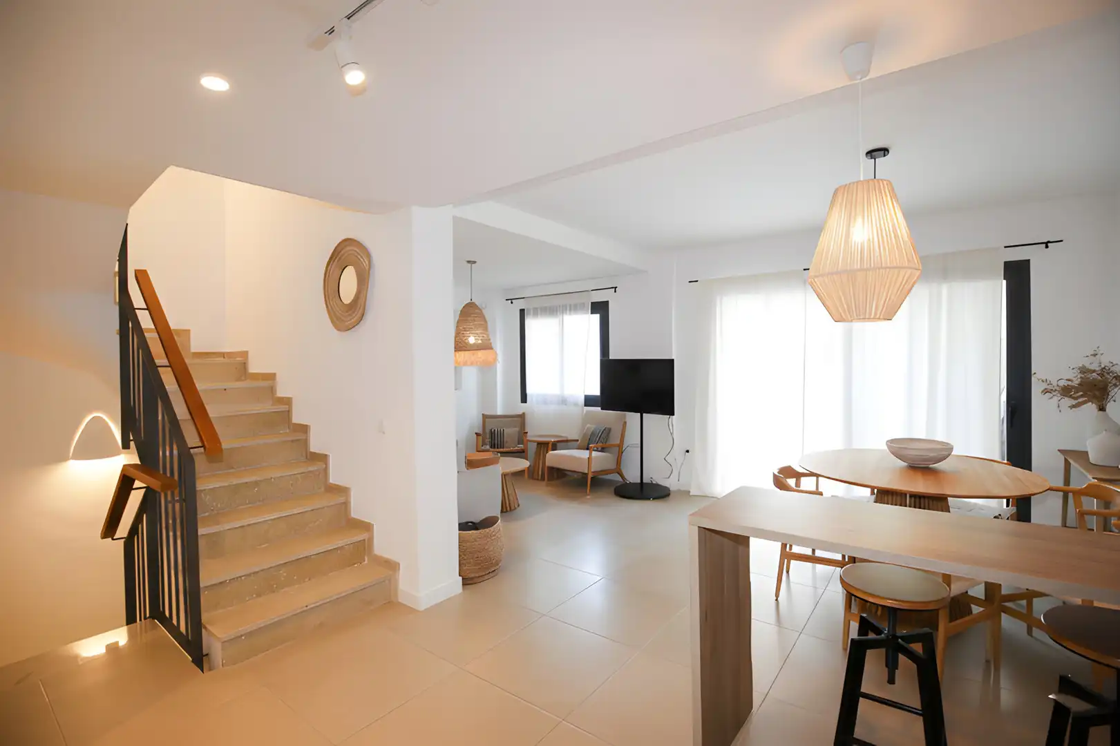 Sala de estar de Casa adosada en venta en Estepona con Aire acondicionado, Terraza y Piscina