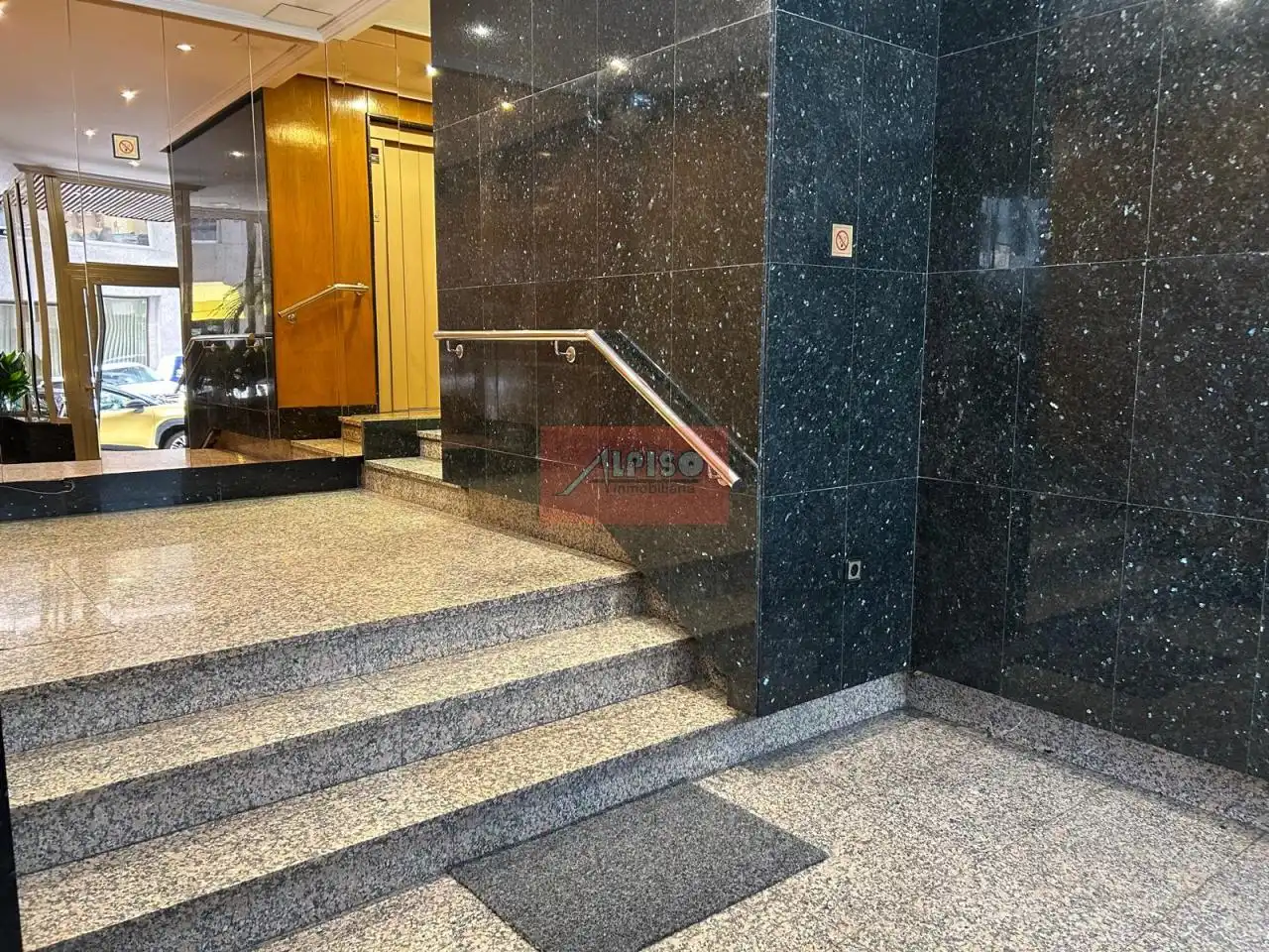 Piso en venta en Ourense Capital  con Calefacción, Parquet y Trastero