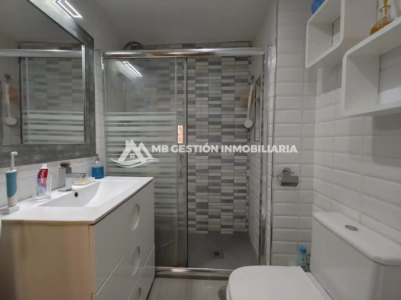 Badezimmer von Wohnung zur untervermieten in Fuenlabrada mit Klimaanlage, Heizung und Möbliert